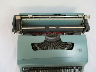 Vintage Olivetti Lettera 32 Type Writer Retro Author 2