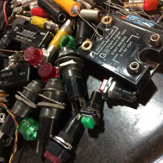 Vtg Electrician Tool Box CONTENTS Switchs Knobs RESISTORS Allen Bradley 9 Pounds 4