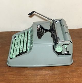 Vintage Hermes 3000 Portable Typewriter and Case 7