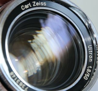 RARE CARL ZEISS ULTRON 50/1.  8 50mm f1.  8 M42 SCREW HOOD LENS GERMANY 3