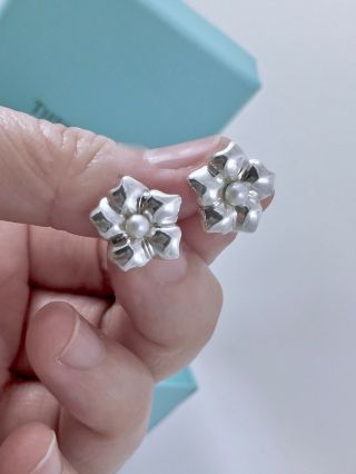 Vintage Tiffany & Co Sterling Silver Flower Pearl Stud Earrings w/ Pouch 181215C 3
