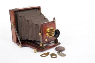 Vintage Mahogany & Brass 1/2 Plate Camera With " A.  Laverne & Co " 7 1/2 X 5 Lens