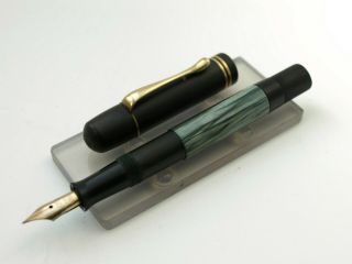 Pelikan 100 Piston Fountain Pen In Green Marbled / Hardrubber - Vintage