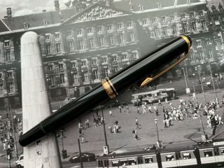 Vintage restored 1950s MONTBLANC 252 Flugelfeder Jet Black fountain pen 4