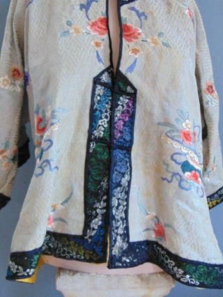 VINTAGE / ANTIQUE CHINESE WOMAN ' S SILK ROBE JACKET COAT 2