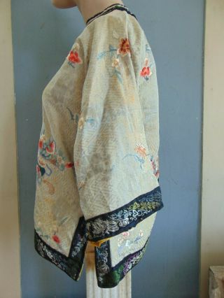 VINTAGE / ANTIQUE CHINESE WOMAN ' S SILK ROBE JACKET COAT 5