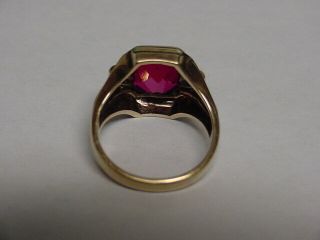 VINTAGE 10K GOLD MEN ' S RUBY RED COLOR STONE,  2 SMALL DIAMONDS RING SIZE 9.  25 5