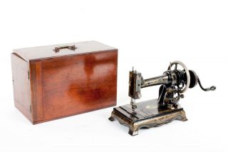Vintage C1890 " White Sewing Machine Co.   Peerless " Sewing Machine With Case