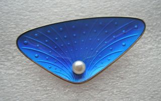 Adorable vintage Sterling Silver Guilloche enamel with Pearl Scandinavian brooch 2