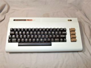 Vtg 1980 Commodore VIC - 20 Personal Computer w Box & Accessories Powers On 8279 3