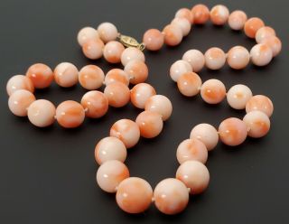 ANTIQUE ART - DECO ANGEL SKIN PINK CORAL BEAD NECKLACE w/ 14K GOLD CLASP 2