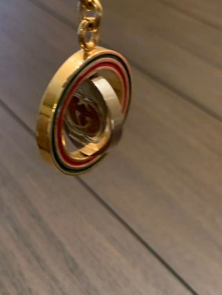 Rare GUCCI Italy Vintage Gold Tone & Enamel GG Logo Keychain Spinner Center 4
