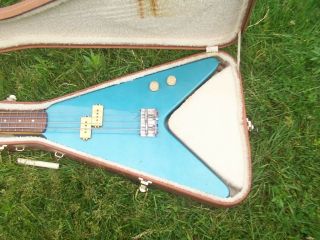 Vintage Hondo Deluxe Series 860 Electric Flying V Bass Guitar RARE COLOR old 3