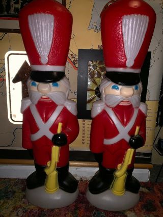 Pair Blow Mold Toy Soldiers Vintage 34 