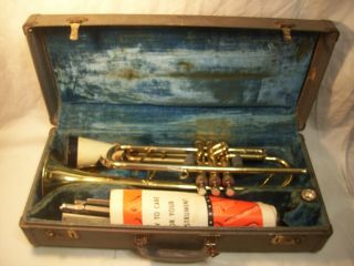 Vintage Conn " Director " Shooting Star Trumpet Org.  Hardcase,  W.  Mouthpiece,  Mute,  Etc