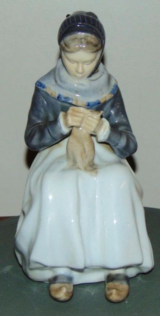 Vintage Royal Copenhagen Figurine Amager Knitting Woman 1317