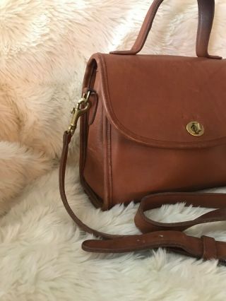 Gorgeous Vintage Brown Leather COACH Ladies Cross Body Handbag 2