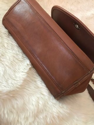 Gorgeous Vintage Brown Leather COACH Ladies Cross Body Handbag 7