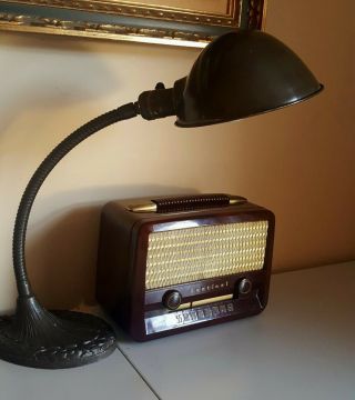 Vintage Sentinel Radio Model 335p (1950)