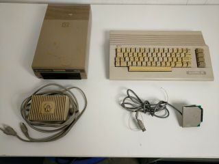 Vintage Commodore 64 Computer [parts/repair] Powers On