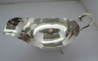 1899 VICTORIAN - JOSEPH RODGERS & Sons - HEAVY SOLID SILVER - SAUCE BOAT 212 gr 5