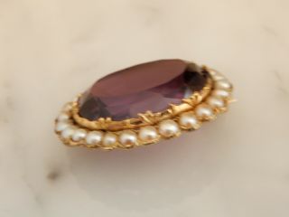 AN EXCEPTIONAL ANTIQUE GOLD OVAL 15.  00 CARAT AMETHYST AND PEARL BROOCH 7