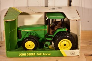Vintage Ertl Nib John Deere 8400 Tractor Duals Collectors Edition