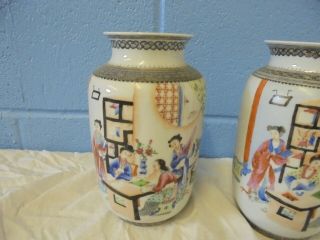 A VINTAGE CHINESE HANDPAINTED PORCELAIN VASES 2