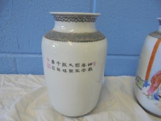 A VINTAGE CHINESE HANDPAINTED PORCELAIN VASES 4