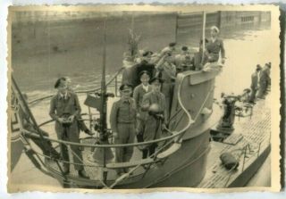 German World Warii Archived Photo Kriegsmarine U Boat Officers On Conning Tower