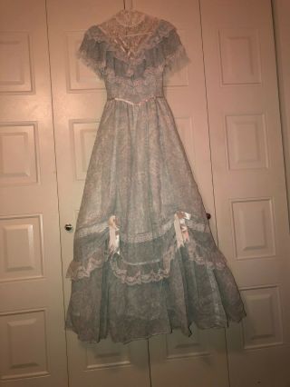 Southern Belle Vintage Dress/ Costume - Light Blue And White Floral Pattern/lace
