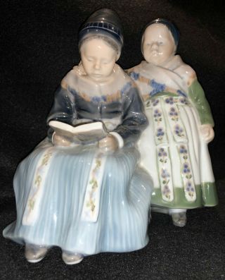 Vintage Royal Copenhagen Amager,  Girls Reading Porcelain,  Figurine 1395