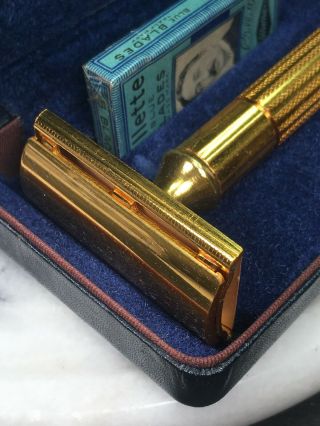 Gillette Gold Tech Safety Razor W/Case USA VTG NOS 4 7