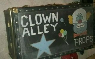 Vintage Famous Clown Alley Podium Memorabilia Circus&carnival