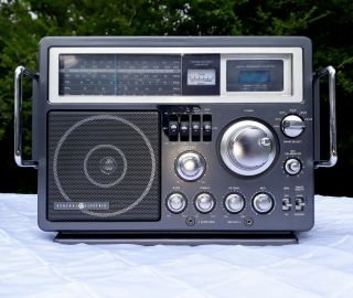 Vintage GE General Electric Model 7 - 2990A World Monitor AM FM Shortwave Radio 3