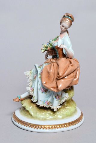 A WONDERFUL LARGE VINTAGE ITALIAN CAPODIMONTE PORCELAIN FIGURE,  ' GUISEPPE CAPPE ' 2