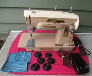 Vintage Singer 403a Sewing Machine - Working/tested - Sews Beautifully