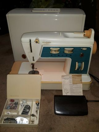Vintage Singer Touch And Sew Sewing Machine Deluxe Zig - Zag Model 756