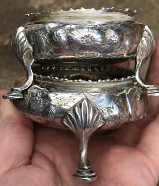 A FINE QUALITY ANTIQUE SOLID SILVER TABLE SALTS. 7