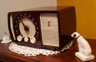 Vintage Zenith Y723R AM/FM Radio (1955) RESTORED TO PERFECTION 2
