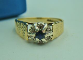 A Vintage Fully Hallmarked 9ct Gold Diamond & Blue Sapphire Set Ring
