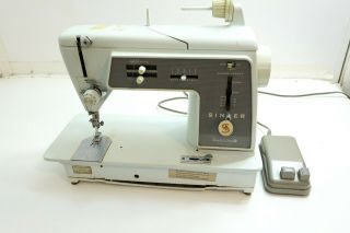 Vintage Singer 600e Touch & Sew Sewing Machine With Foot Pedal Runs Smooth