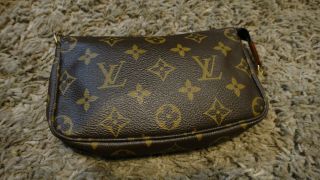 Vintage Louis Vuitton LV Mono Mini Pouch Pochette Wristlet Hand Bag 2