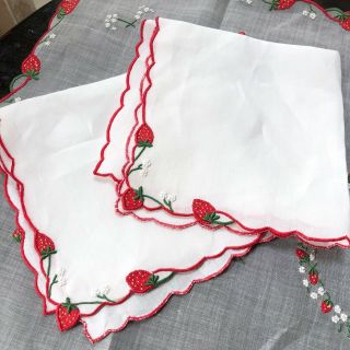 Vintage MARGHAB Madeira Embroidery STRAWBERRY Napkins Placemat Runner Tea Set 4