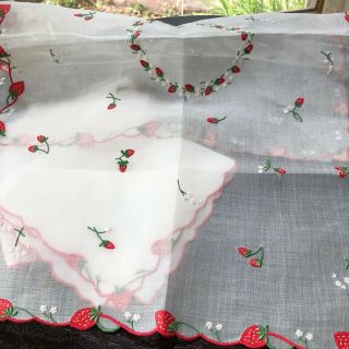 Vintage MARGHAB Madeira Embroidery STRAWBERRY Napkins Placemat Runner Tea Set 5
