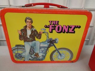 VINTAGE 1976 THERMOS THE FONZ METAL LUNCHBOX COMPLETE W/ THERMOS 2
