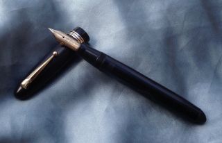 Vintage Swan 4660 Leverless Pen,  14ct Eternal Nib,  Mabie Todd,  England C.  1948