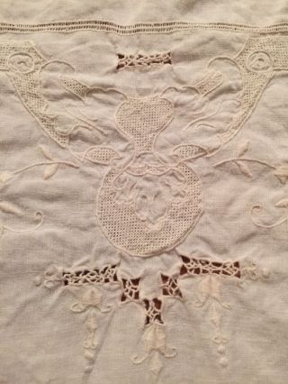 Vintage Embroidered Cutwork Linen Tablecloth Floral Banquet Length 66 " X 116 "