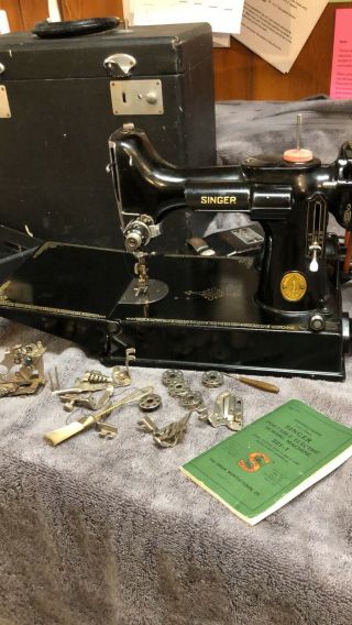 Vintage Singer 221 Featherweight Sewing Machine W/attachments & Case