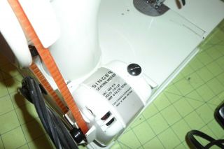 Vintage White Singer 221K Featherweight Sewing Machine W/ Hard Case & Foot Pedal 5